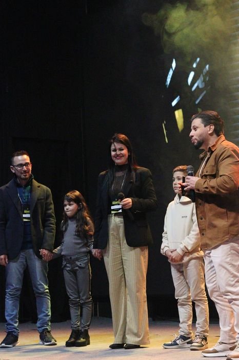 Família reunida no palco da Liga de Gigantes